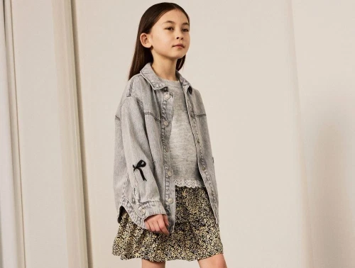 Name It lys grå denim cowboyjakke med sløjfebroderi